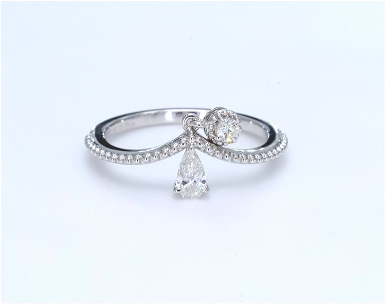 Stylish Moveable Diamond Ring